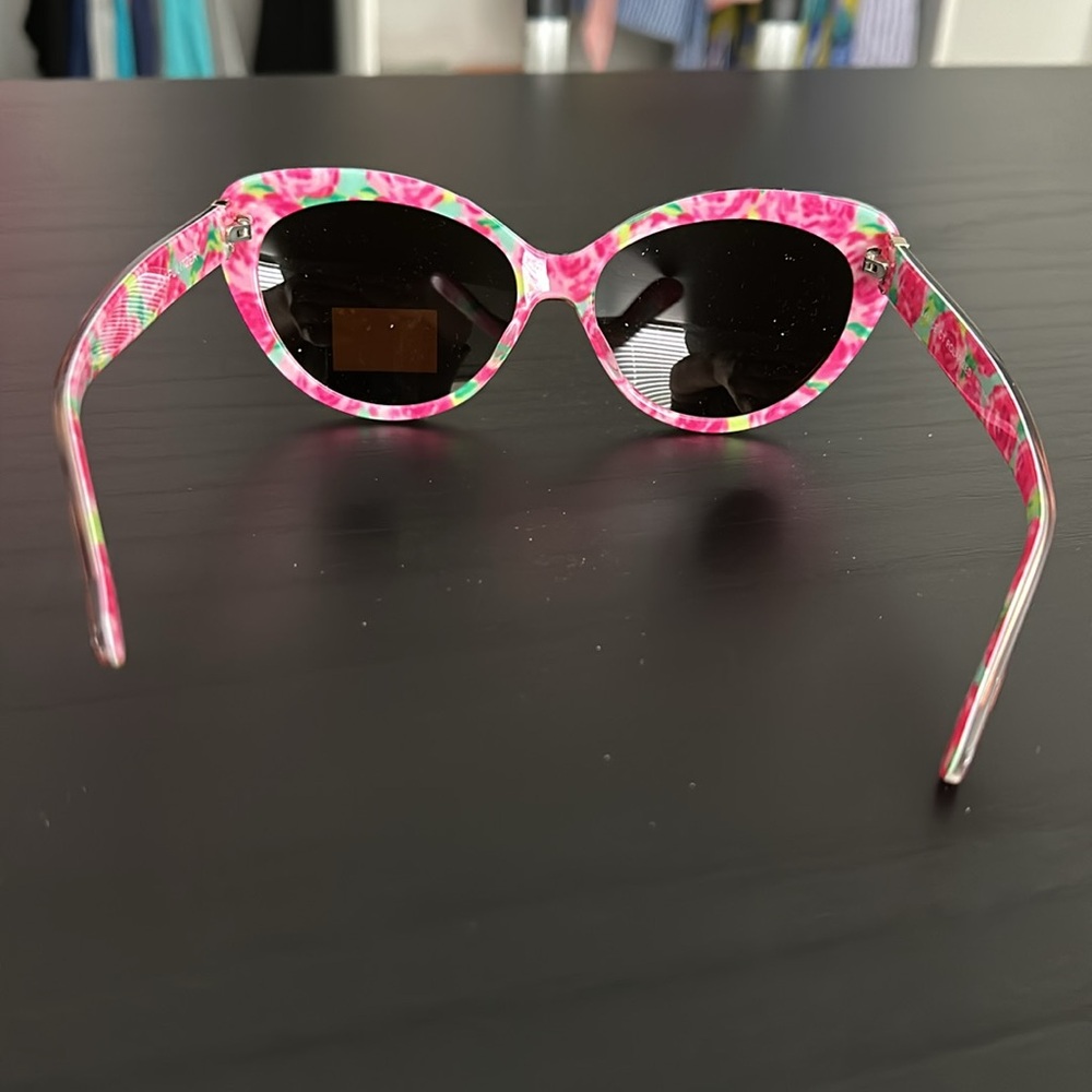 Lilly Pulitzer First Impressions Roses - Picture 2 of 2